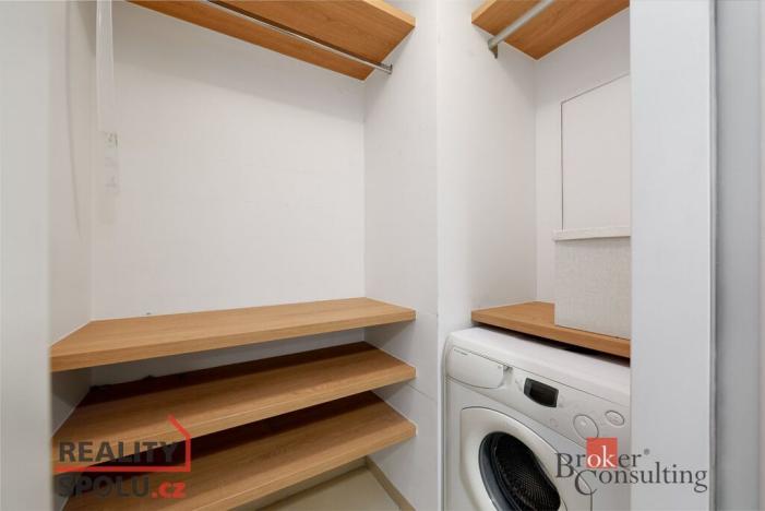 Pronájem bytu 2+kk, Praha - Smíchov, Švédská, 42 m2