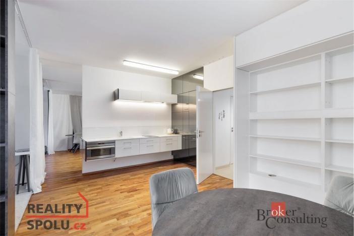 Pronájem bytu 2+kk, Praha - Smíchov, Švédská, 42 m2