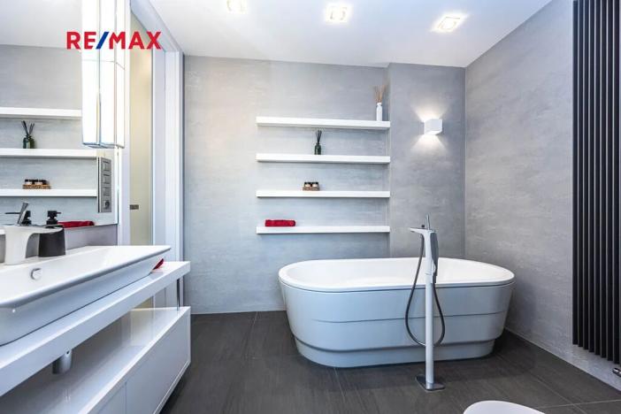 Pronájem bytu 2+kk, Praha - Strašnice, Novostrašnická, 68 m2