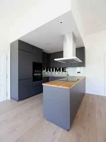 Pronájem bytu 3+kk, Praha - Nové Město, Lazarská, 71 m2