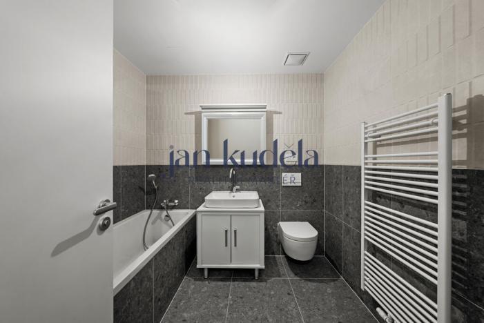 Pronájem bytu 1+kk, Brno, Bratislavská, 36 m2