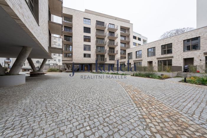 Pronájem bytu 1+kk, Brno, Bratislavská, 36 m2