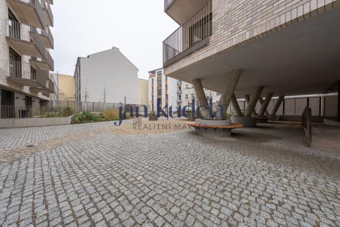 Pronájem bytu 1+kk, Brno, Bratislavská, 36 m2