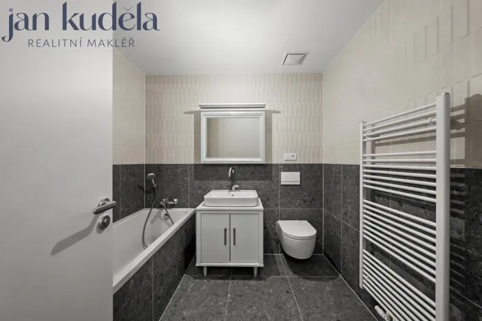 Pronájem bytu 1+kk, Brno, Bratislavská, 36 m2