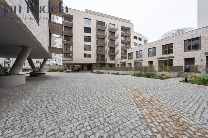 Pronájem bytu 1+kk, Brno, Bratislavská, 36 m2