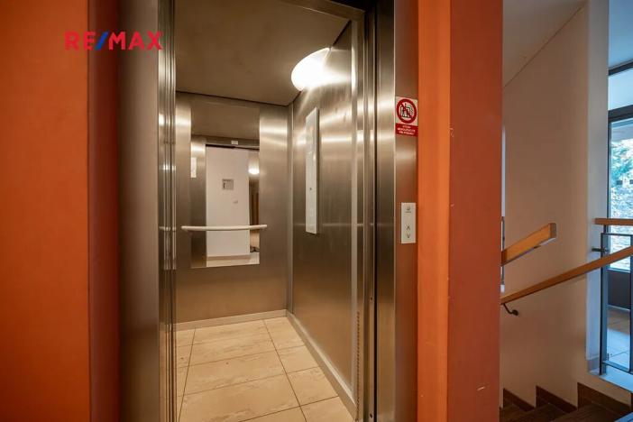 Prodej bytu 2+kk, Praha - Smíchov, Smrčinská, 57 m2