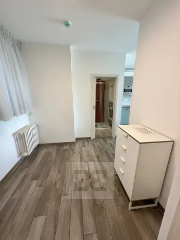 Pronájem bytu 3+1, Praha - Staré Město, Revoluční, 82 m2