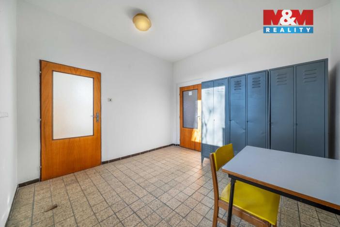 Pronájem skladu, Tisová - Hlinné, 1000 m2