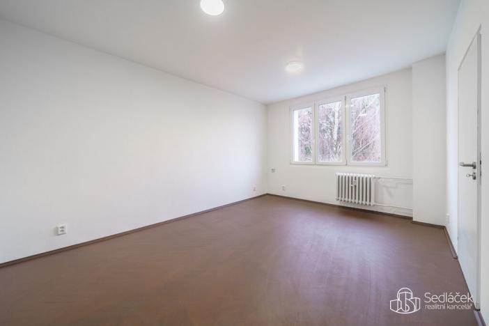 Prodej bytu 3+1, Sokolov, Slavíčkova, 66 m2