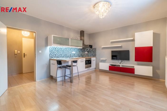 Pronájem bytu 1+kk, Praha, Ingrišova, 32 m2