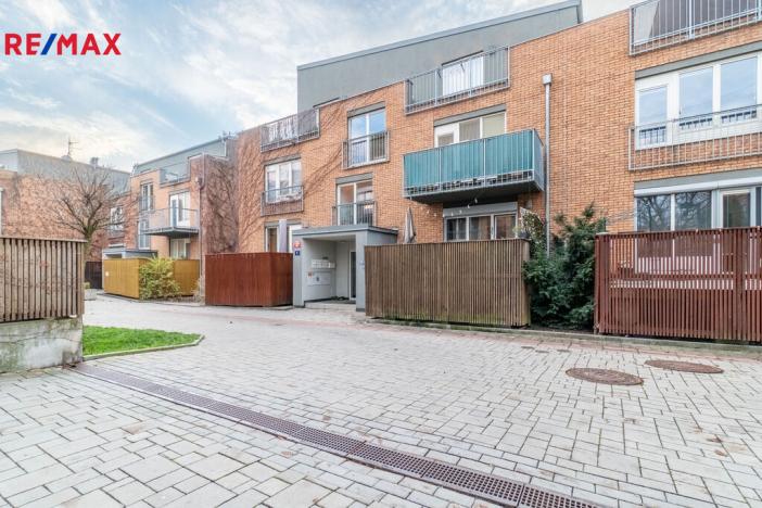 Pronájem bytu 1+kk, Praha, Ingrišova, 32 m2