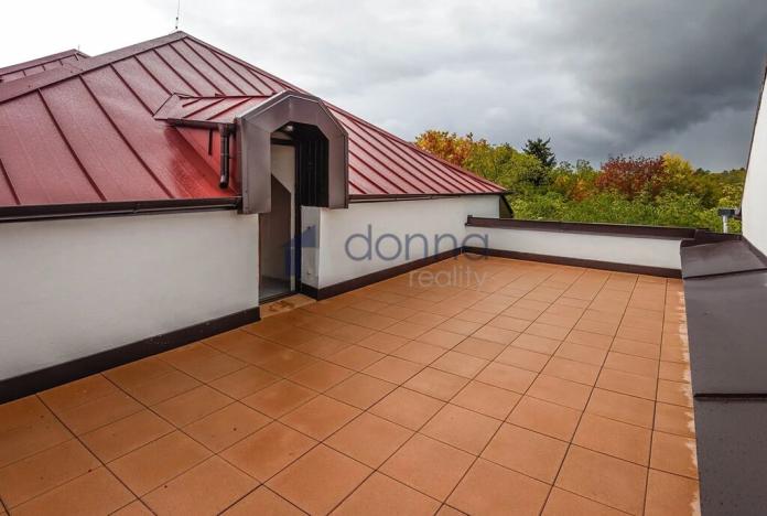 Pronájem rodinného domu, Praha, Nad šejdrem, 252 m2