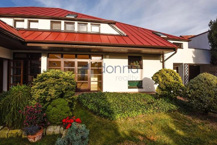 Pronájem rodinného domu, Praha, Nad šejdrem, 252 m2