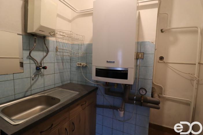 Pronájem obchodního prostoru, Mladá Vožice, Husovo náměstí, 50 m2