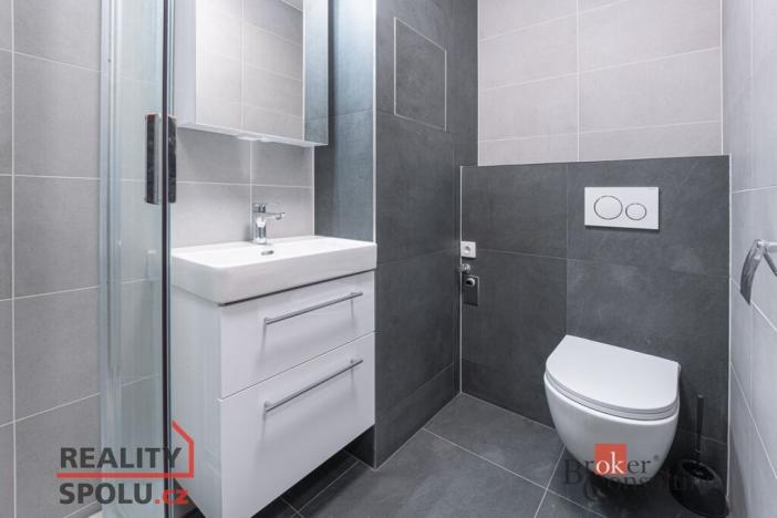 Pronájem bytu 2+1, Úpice, Sládkova, 56 m2