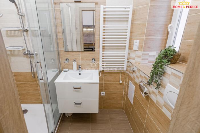 Pronájem bytu 2+1, Karlovy Vary, Zeyerova, 52 m2