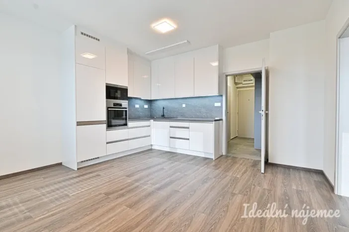 Pronájem bytu 2+kk, Brno - Žebětín, Křepelčí, 47 m2