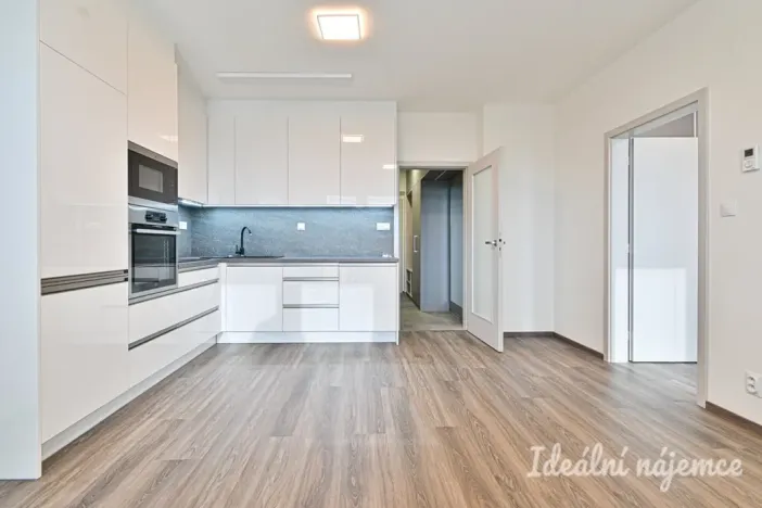Pronájem bytu 2+kk, Brno - Žebětín, Křepelčí, 47 m2
