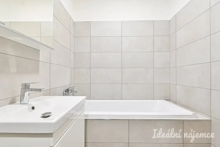 Pronájem bytu 2+kk, Brno - Žebětín, Křepelčí, 47 m2