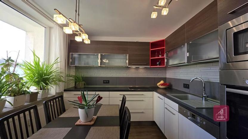 Prodej bytu 3+1, Mokrá-Horákov, 72 m2