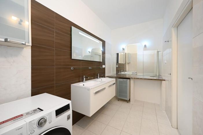 Pronájem bytu 3+1, Praha - Smíchov, Kroftova, 98 m2