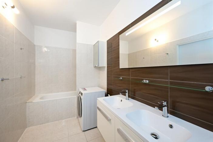 Pronájem bytu 3+1, Praha - Smíchov, Kroftova, 98 m2