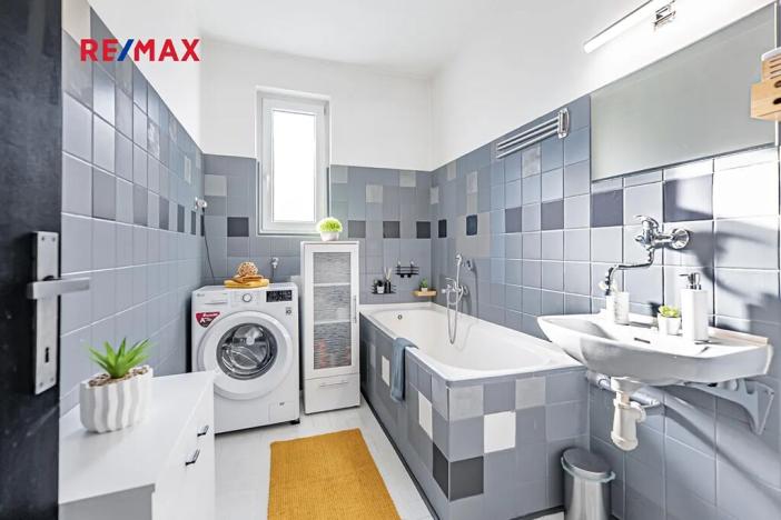 Prodej rodinného domu, Panenské Břežany, K dálnici, 202 m2