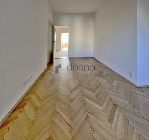 Pronájem bytu 2+kk, Praha - Vinohrady, Šrobárova, 47 m2