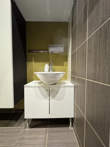 Pronájem obchodního prostoru, Praha, Zborovská, 128 m2