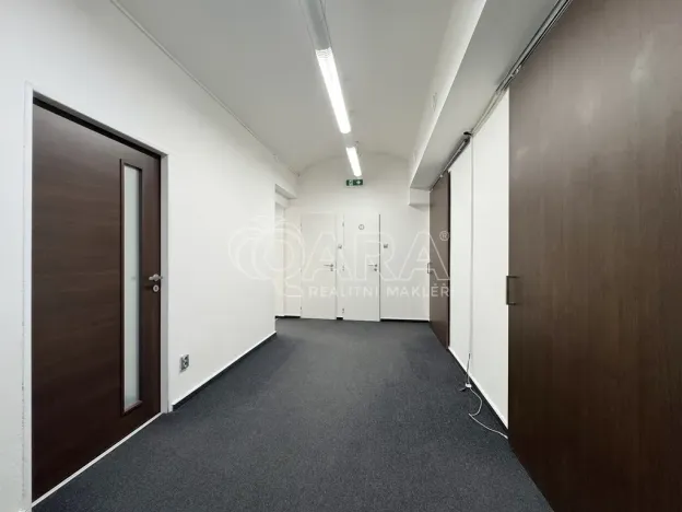 Pronájem obchodního prostoru, Praha, Zborovská, 128 m2