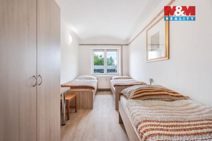 Prodej činžovního domu, Černčice, Husova, 732 m2