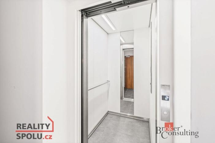Pronájem kanceláře, Plzeň - Jižní Předměstí, Radobyčická, 170 m2