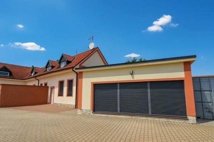 Prodej kanceláře, Čestlice, 1138 m2