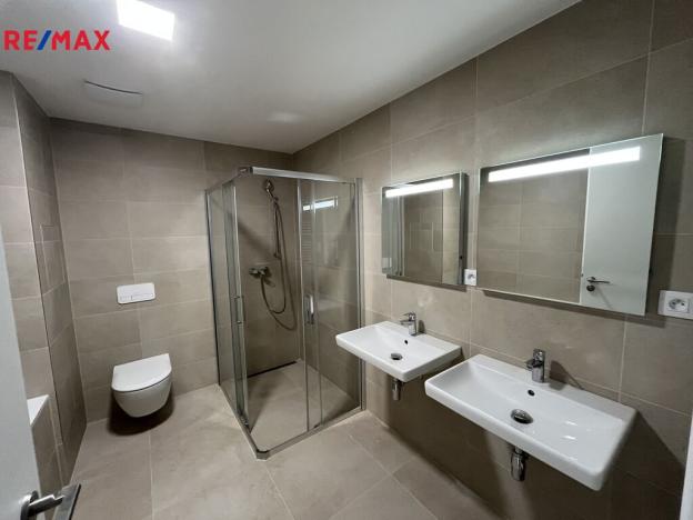 Prodej bytu 3+kk, Zlín, Tyršovo nábřeží, 73 m2