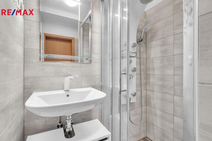 Pronájem bytu 1+kk, Milovice - Mladá, Slepá, 42 m2