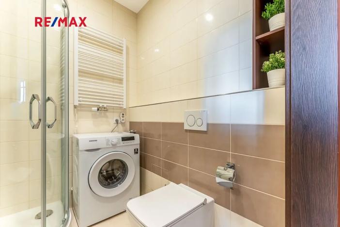 Pronájem bytu 1+kk, Praha - Libeň, náměstí Dr. Václava Holého, 27 m2