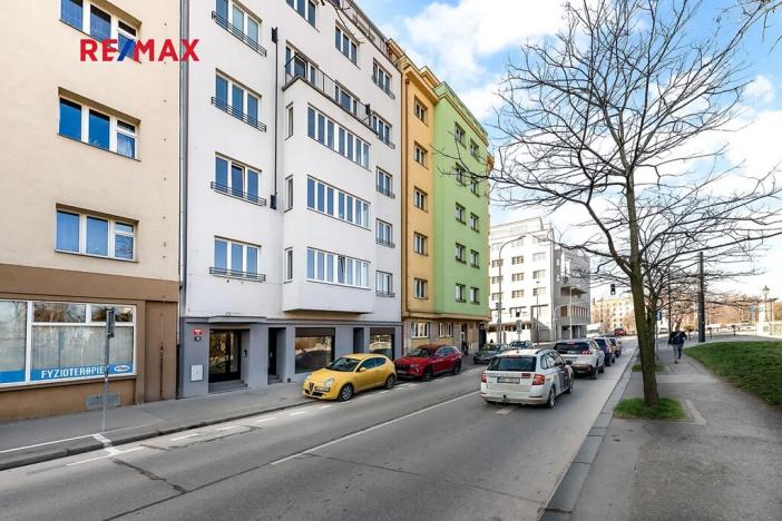 Pronájem bytu 1+kk, Praha - Libeň, náměstí Dr. Václava Holého, 27 m2