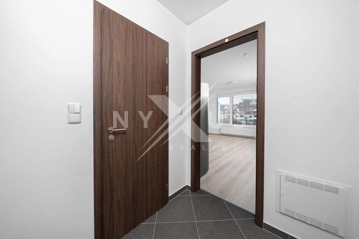 Pronájem bytu 1+kk, Praha - Dolní Měcholupy, Kardausova, 34 m2