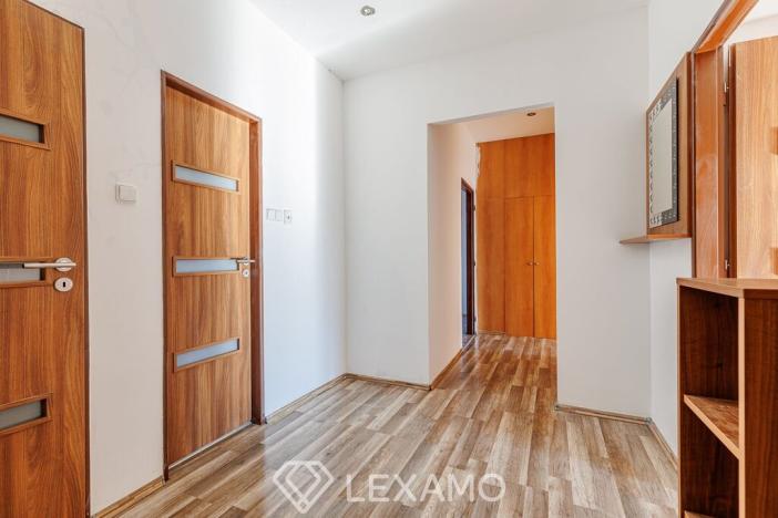 Prodej bytu 2+1, Šanov, Nádražní, 85 m2