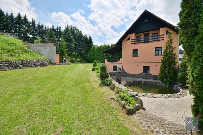 Prodej rodinného domu, Valkeřice, 270 m2