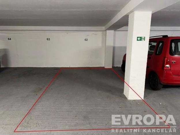 Prodej garážového stání, Praha - Podolí, Pod Klaudiánkou, 13 m2