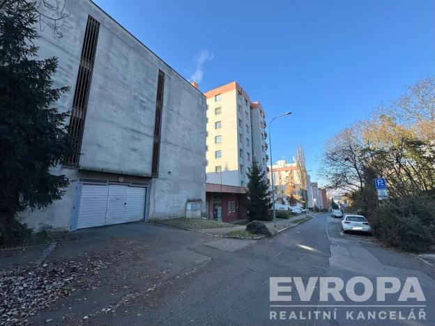 Prodej garážového stání, Praha - Podolí, Pod Klaudiánkou, 13 m2