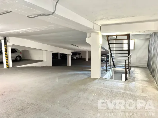 Prodej garážového stání, Praha - Podolí, Pod Klaudiánkou, 14 m2