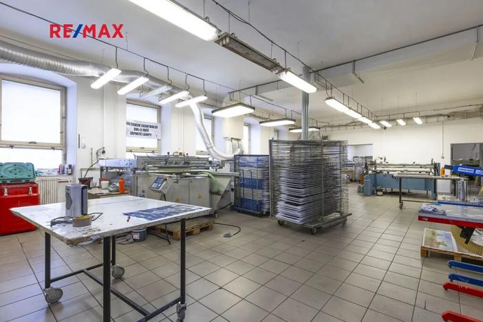 Prodej komerční nemovitosti, Dašice, náměstí T. G. Masaryka, 2490 m2