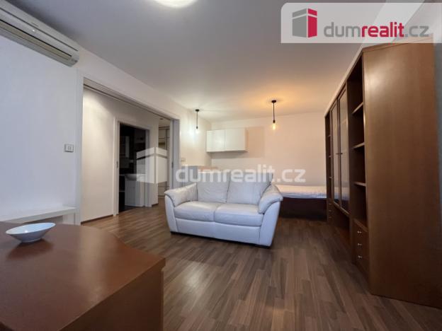 Pronájem bytu 1+1, Kralupy nad Vltavou, sídl. Hůrka, 41 m2