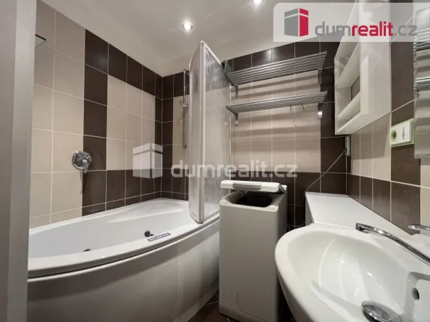 Pronájem bytu 1+1, Kralupy nad Vltavou, sídl. Hůrka, 41 m2