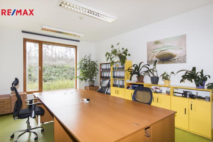 Pronájem kanceláře, Ústí nad Labem - Předlice, náměstí Prokopa Velikého, 72 m2