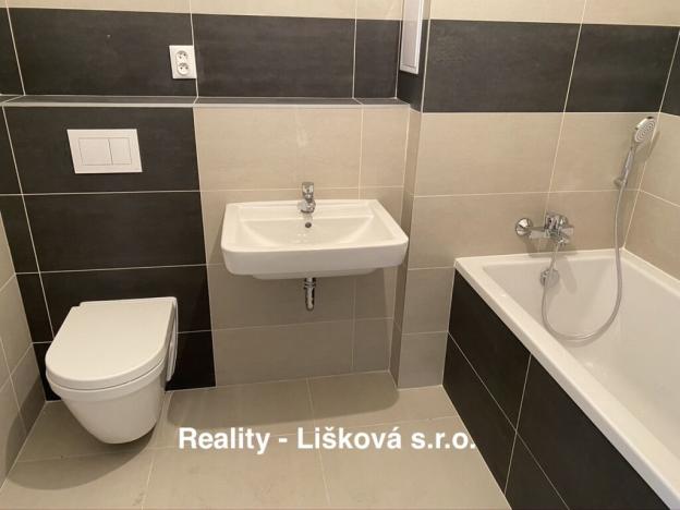 Pronájem bytu 2+kk, Ústí nad Labem - Ústí nad Labem-centrum, Velká Hradební, 46 m2