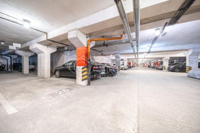 Pronájem garážového stání, Praha - Kamýk, Růženínská, 11 m2