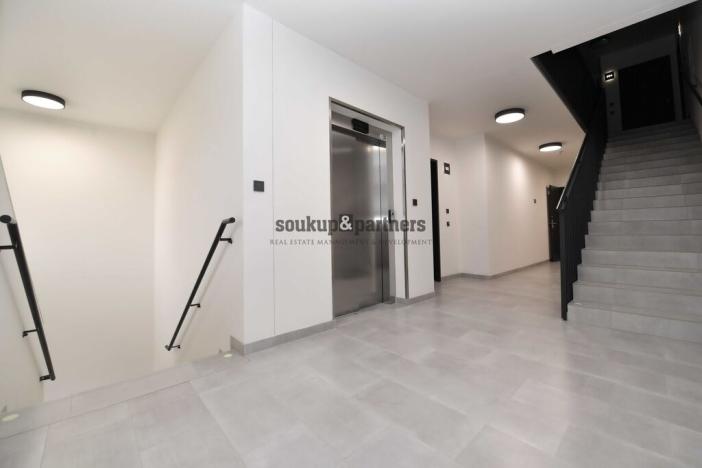 Pronájem bytu 2+kk, Praha - Prosek, Čakovická, 52 m2